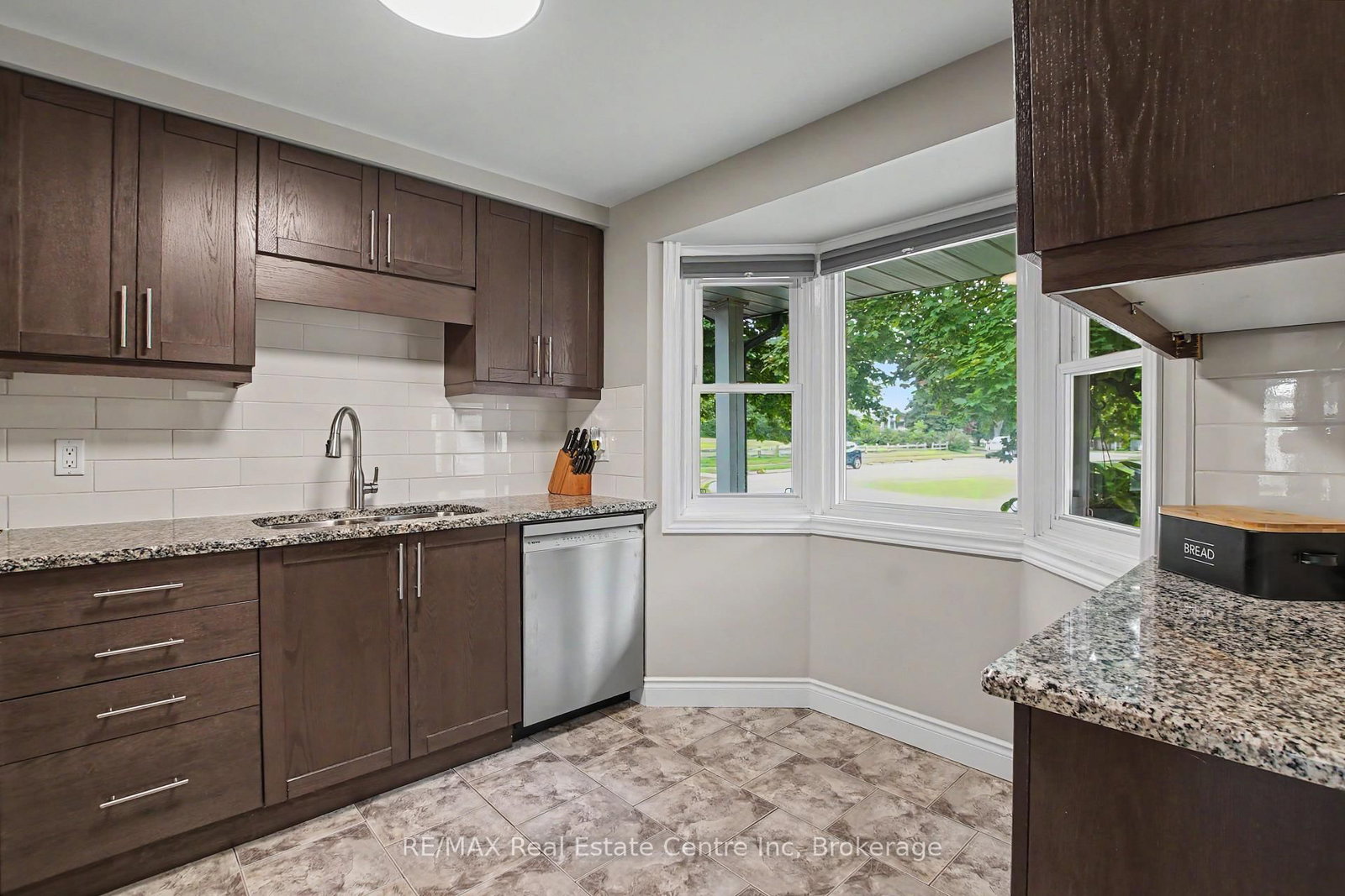 148 Carter Crescent • Cambridge, ON photo 6