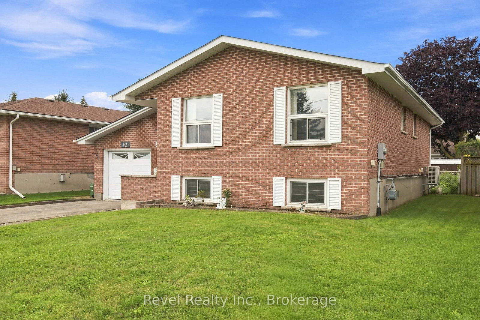 43 Wilson Avenue • Kawartha Lakes, ON photo 2