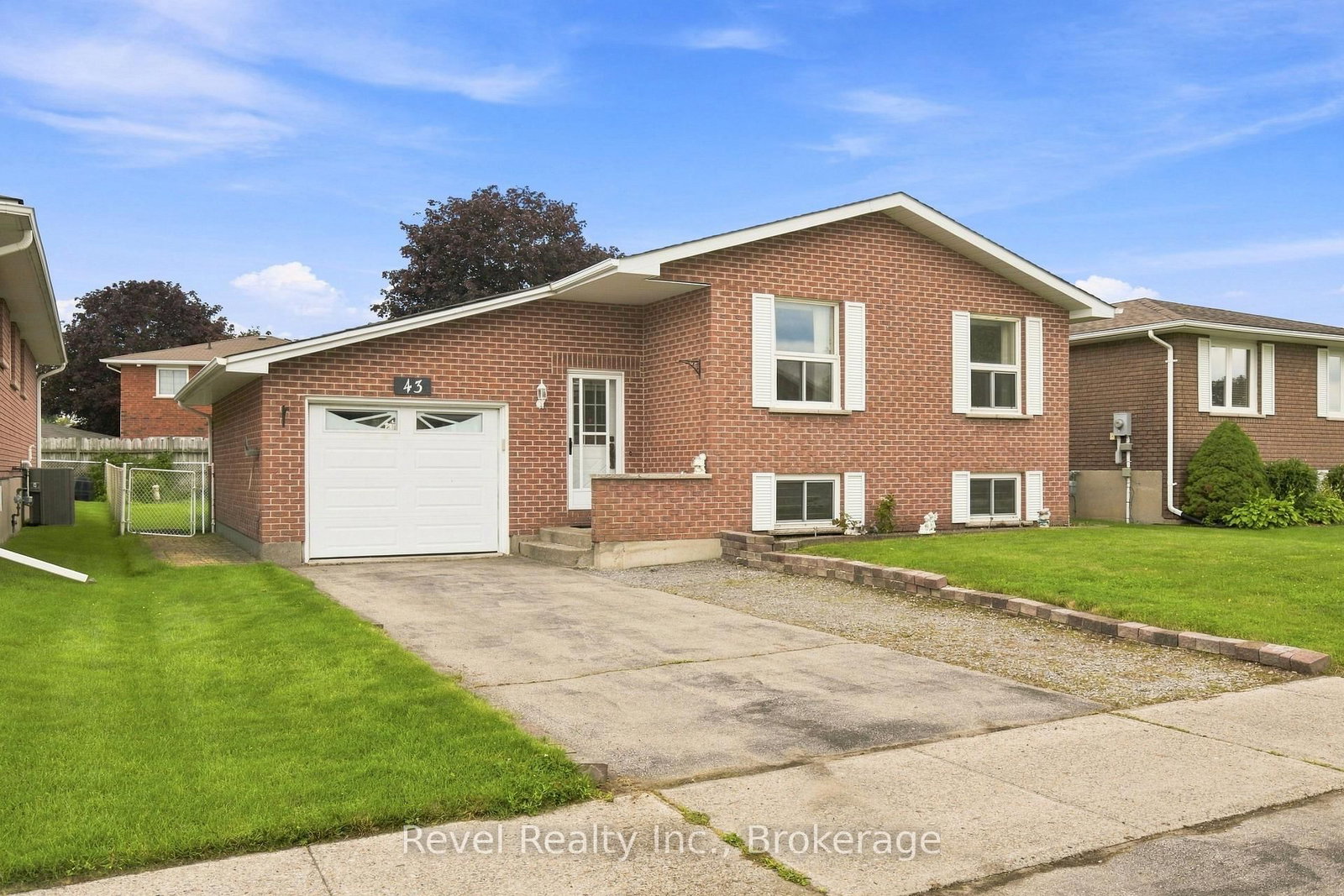 43 Wilson Avenue • Kawartha Lakes, ON photo 3