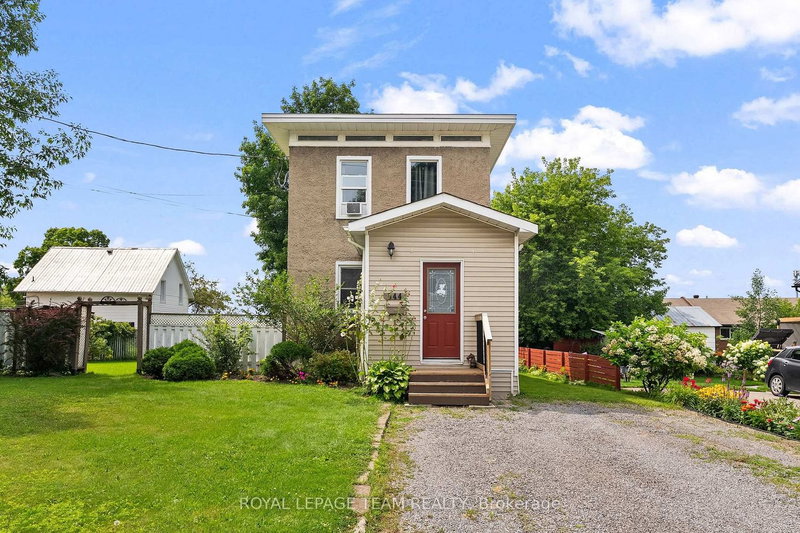 544 MACKAY Street