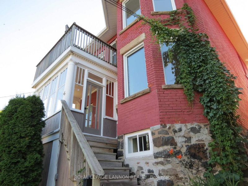 4 Crown Street