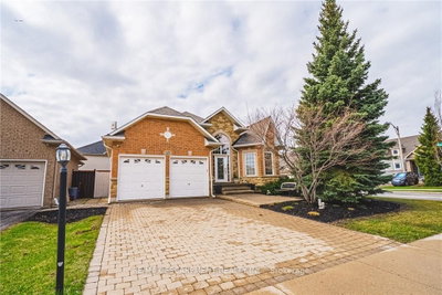 137 PINEHILL Drive • Hamilton, ON photo 2