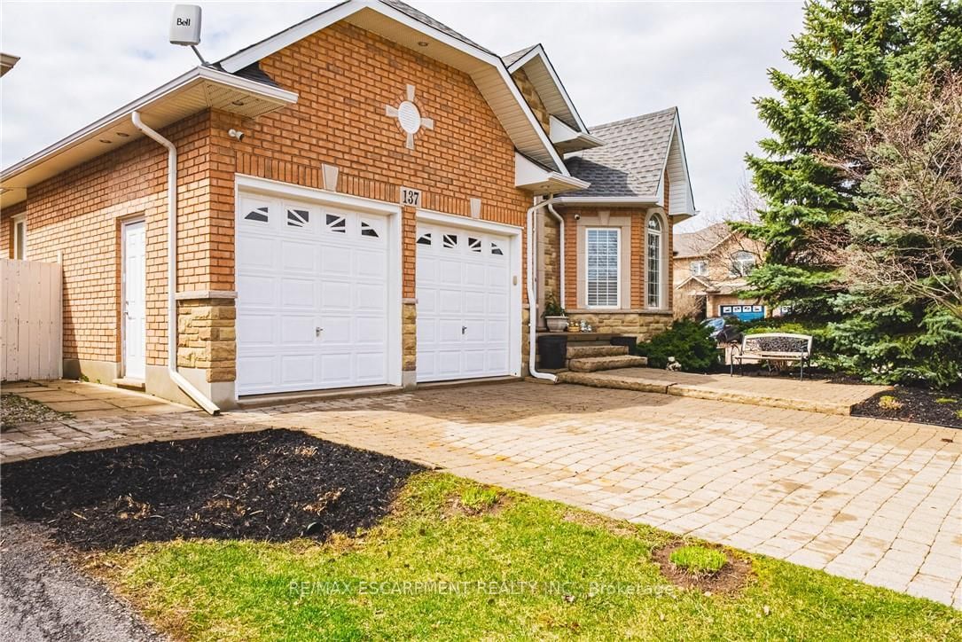 137 PINEHILL Drive • Hamilton, ON photo 3