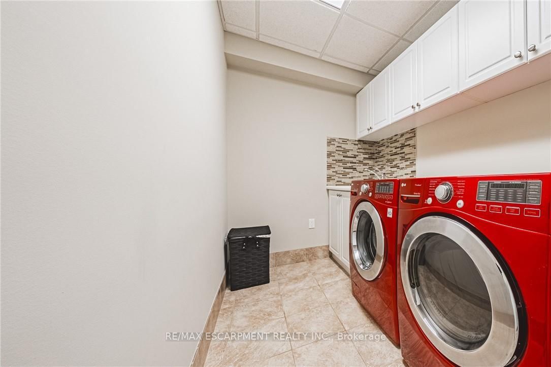 137 PINEHILL Drive • Hamilton, ON photo 36
