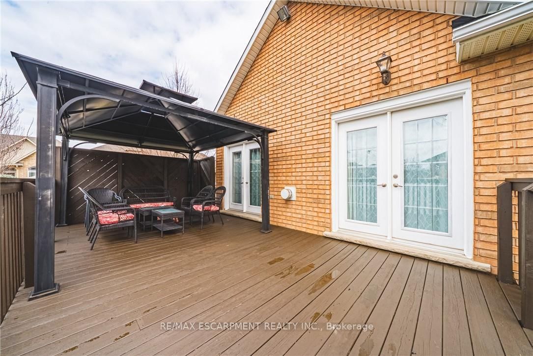 137 PINEHILL Drive • Hamilton, ON photo 37