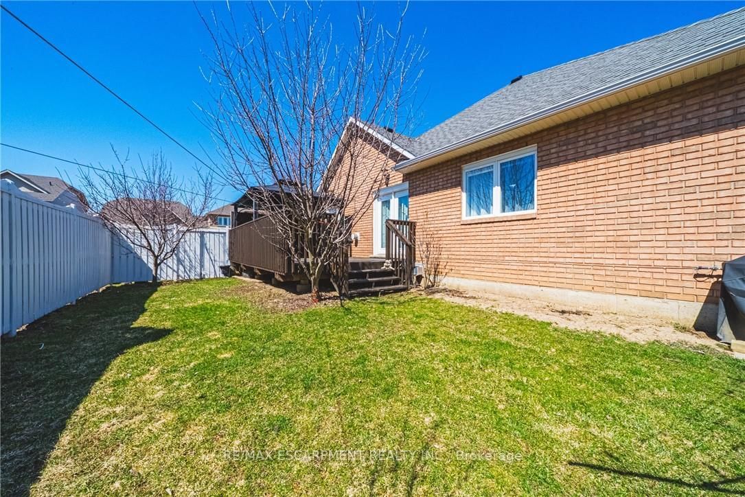 137 PINEHILL Drive • Hamilton, ON photo 38