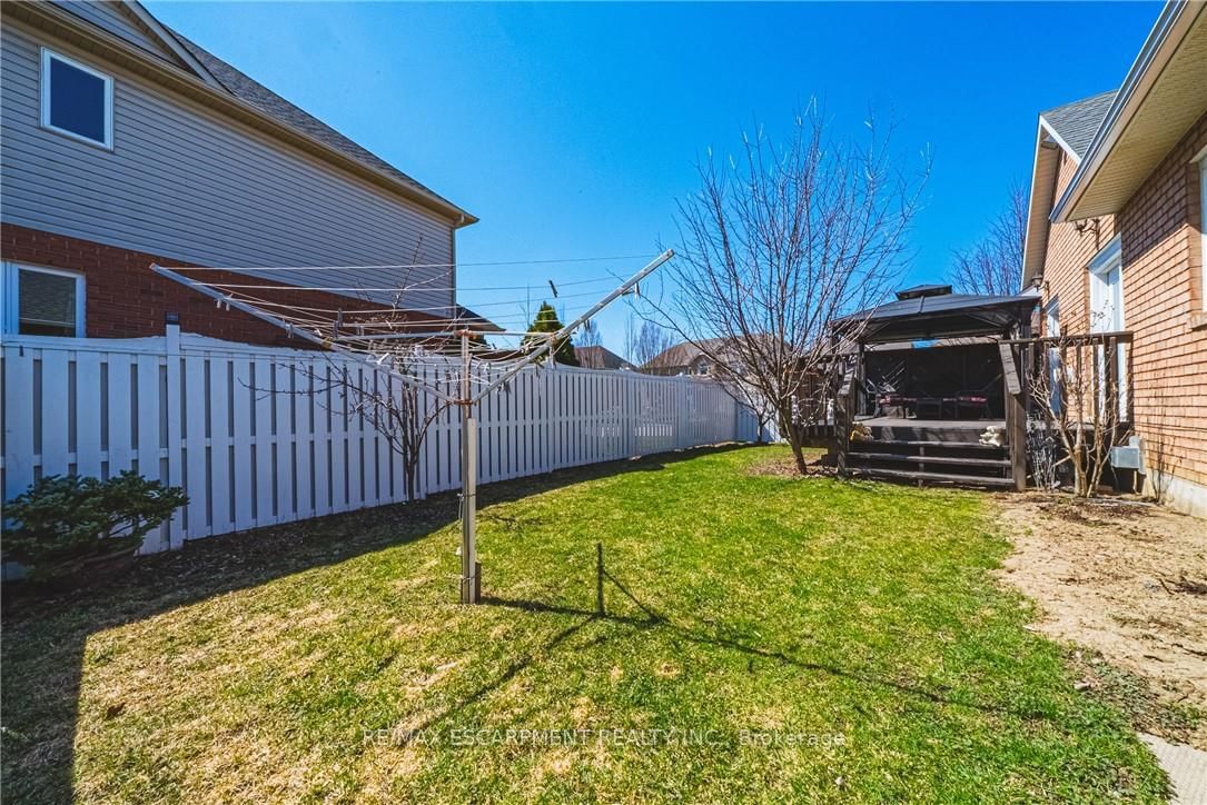 137 PINEHILL Drive • Hamilton, ON photo 40