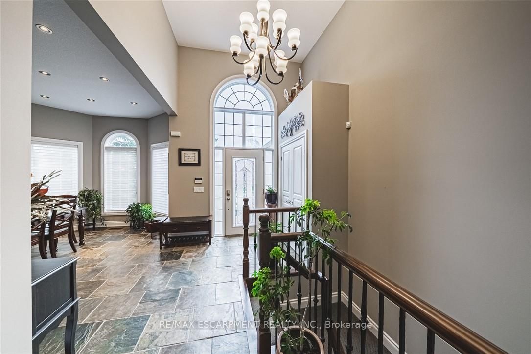 137 PINEHILL Drive • Hamilton, ON photo 9