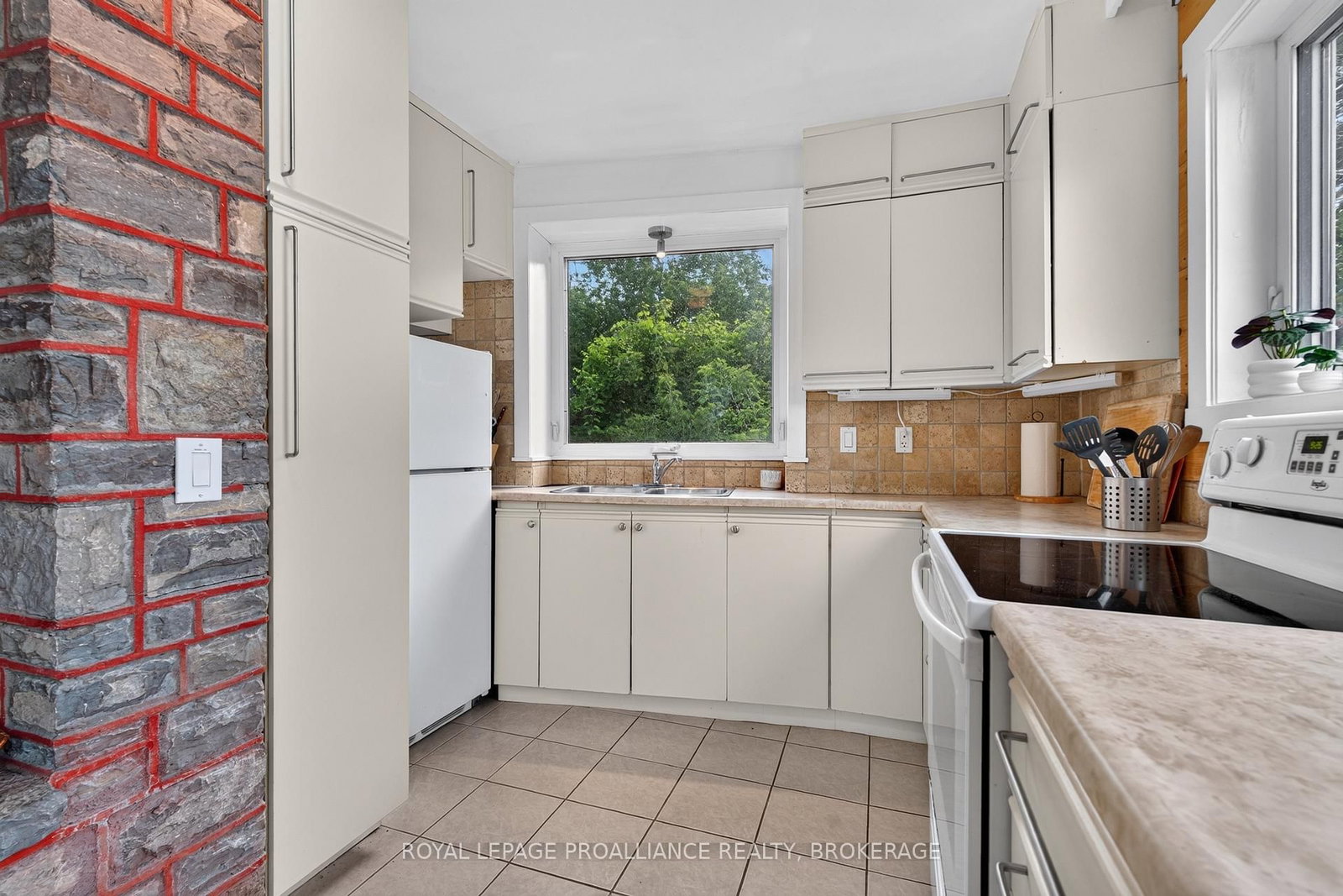790 Howe Island Drive • Gananoque, ON photo 15