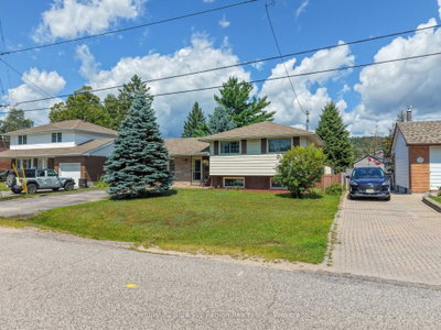 164 Gordon Drive • North Bay, ON photo 3