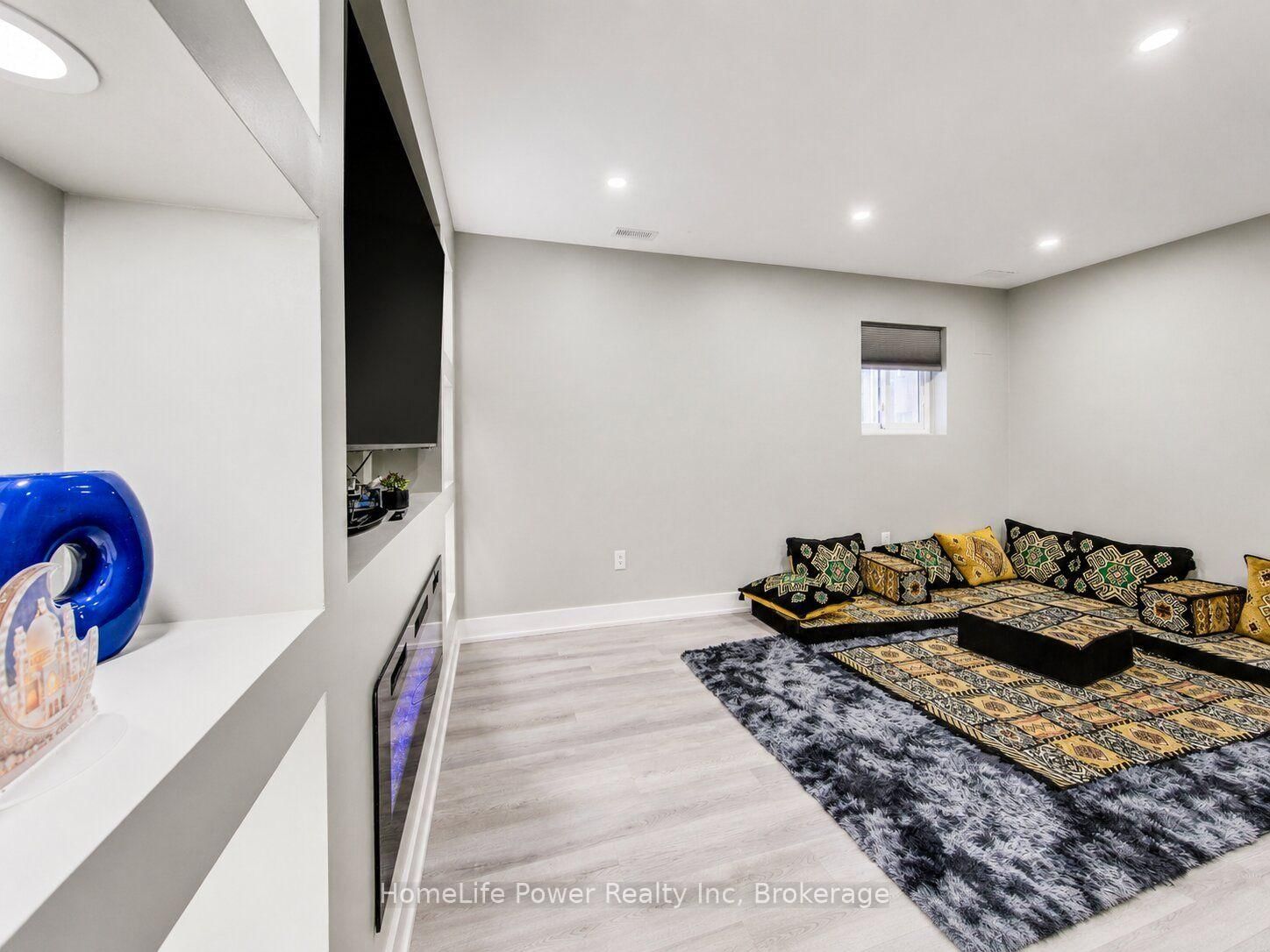 233 RED CLOVER Court • Kitchener, ON photo 26
