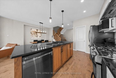 715 Cap Diamant Way • Ottawa, ON photo 9