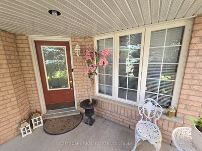 27 Adler Drive S • Cambridge, ON photo 2