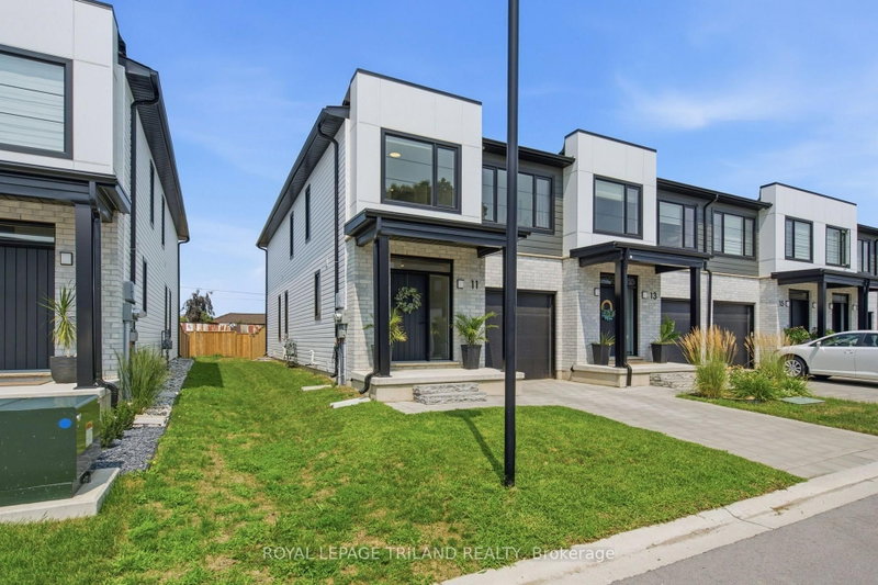 11 - 101 Swales Avenue