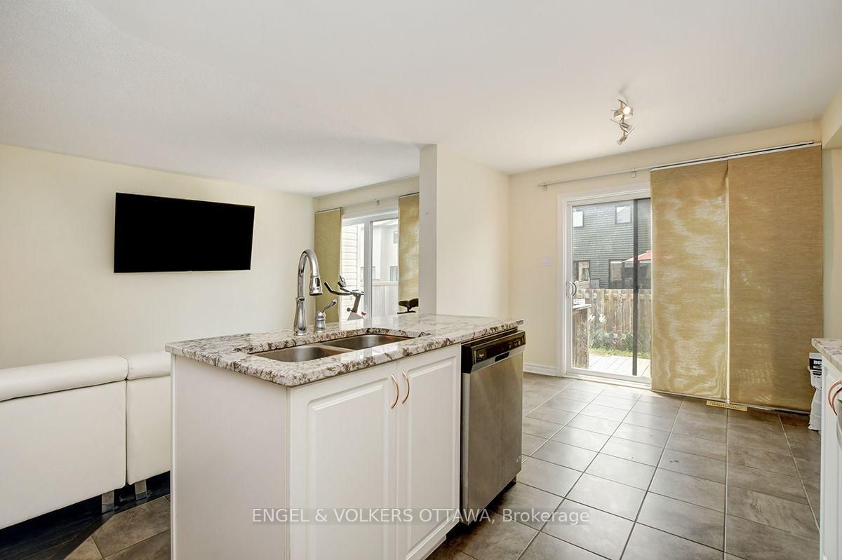 561 Petrichor Crescent • Ottawa, ON photo 9