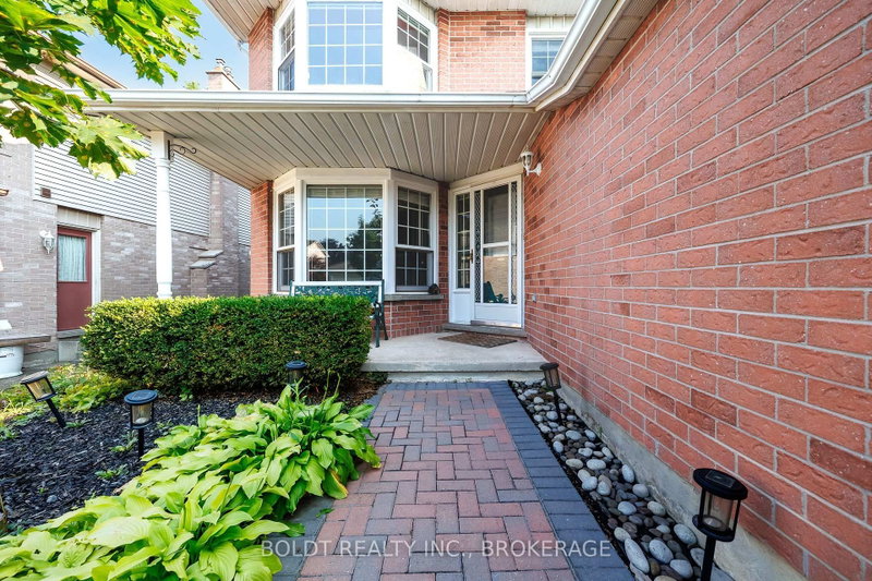 64 Carmine Crescent