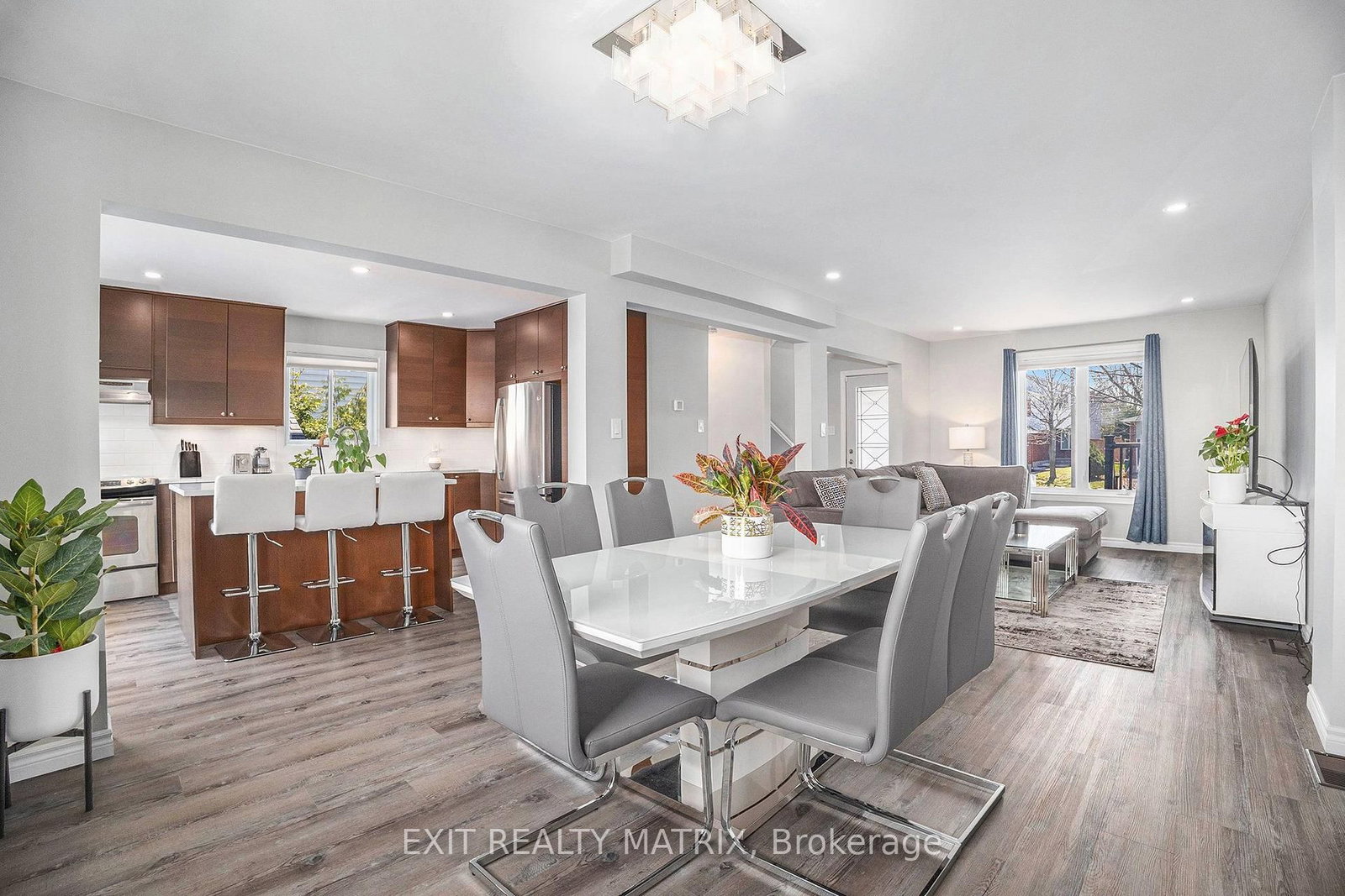 697 Levac Drive • Orleans, ON photo 10