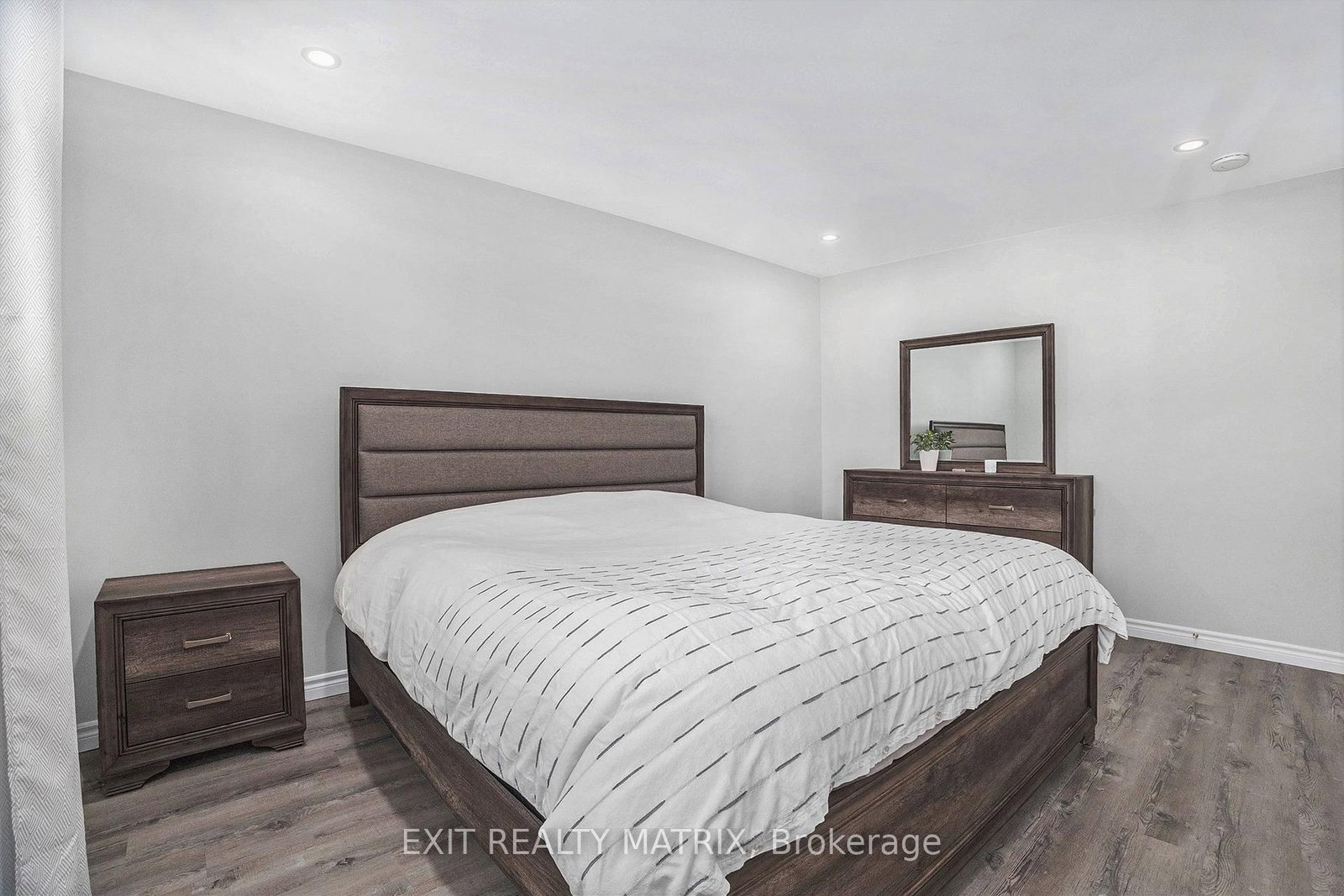697 Levac Drive • Orleans, ON photo 19