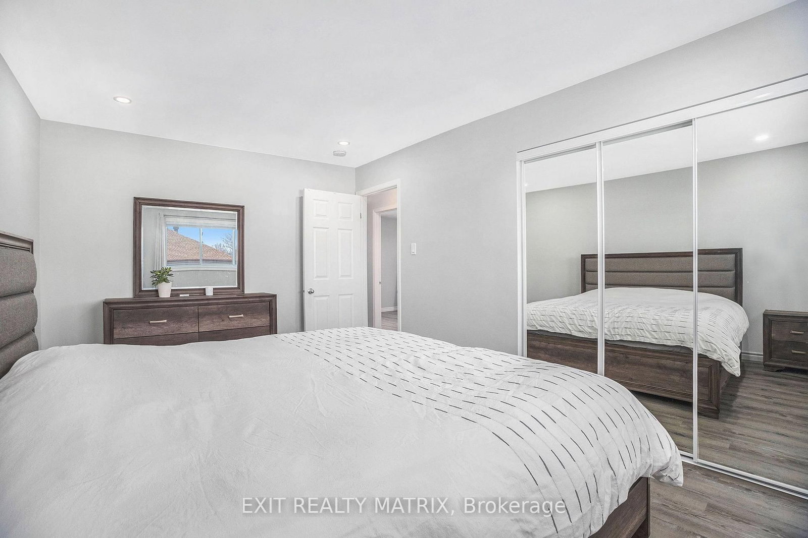 697 Levac Drive • Orleans, ON photo 20
