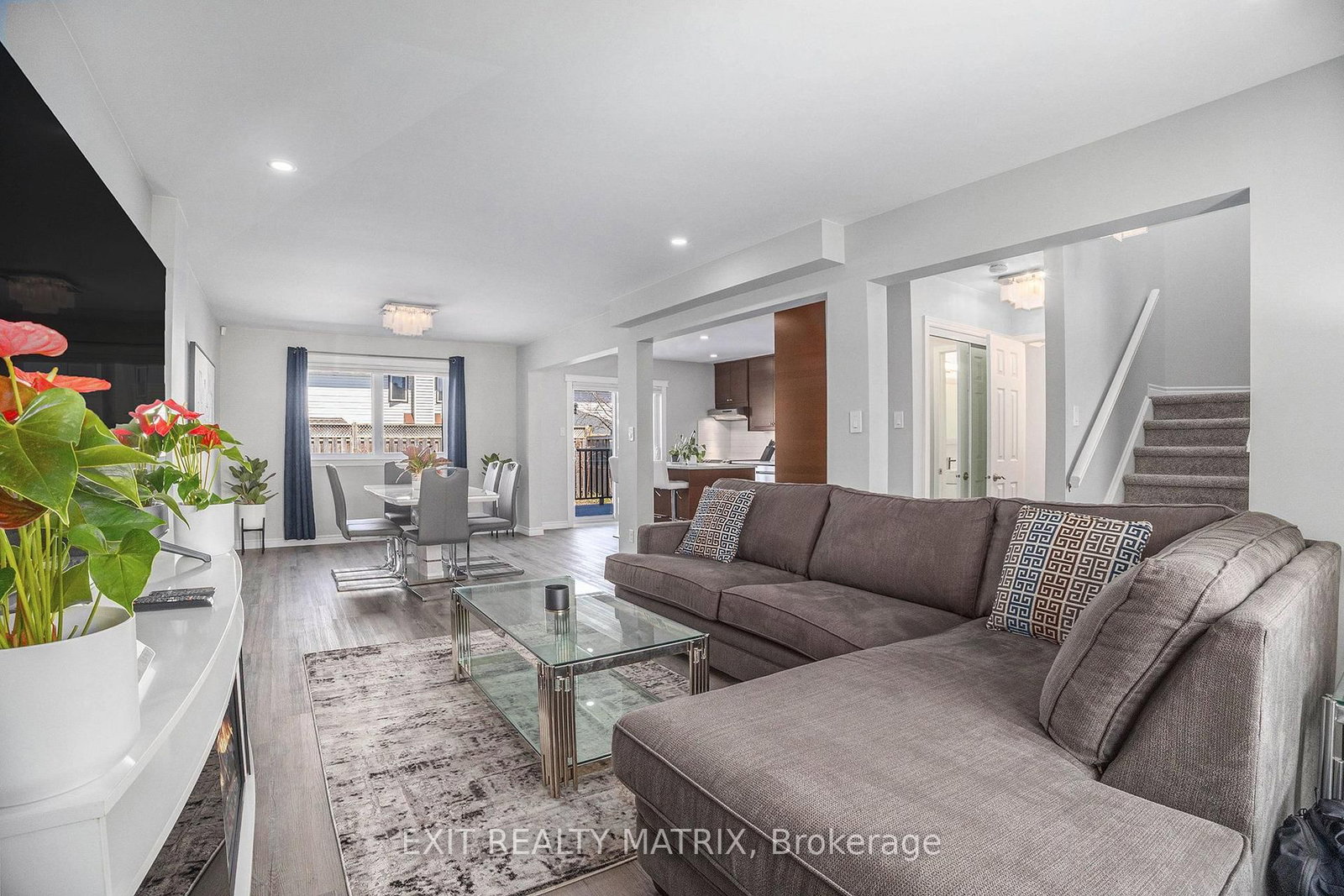 697 Levac Drive • Orleans, ON photo 6