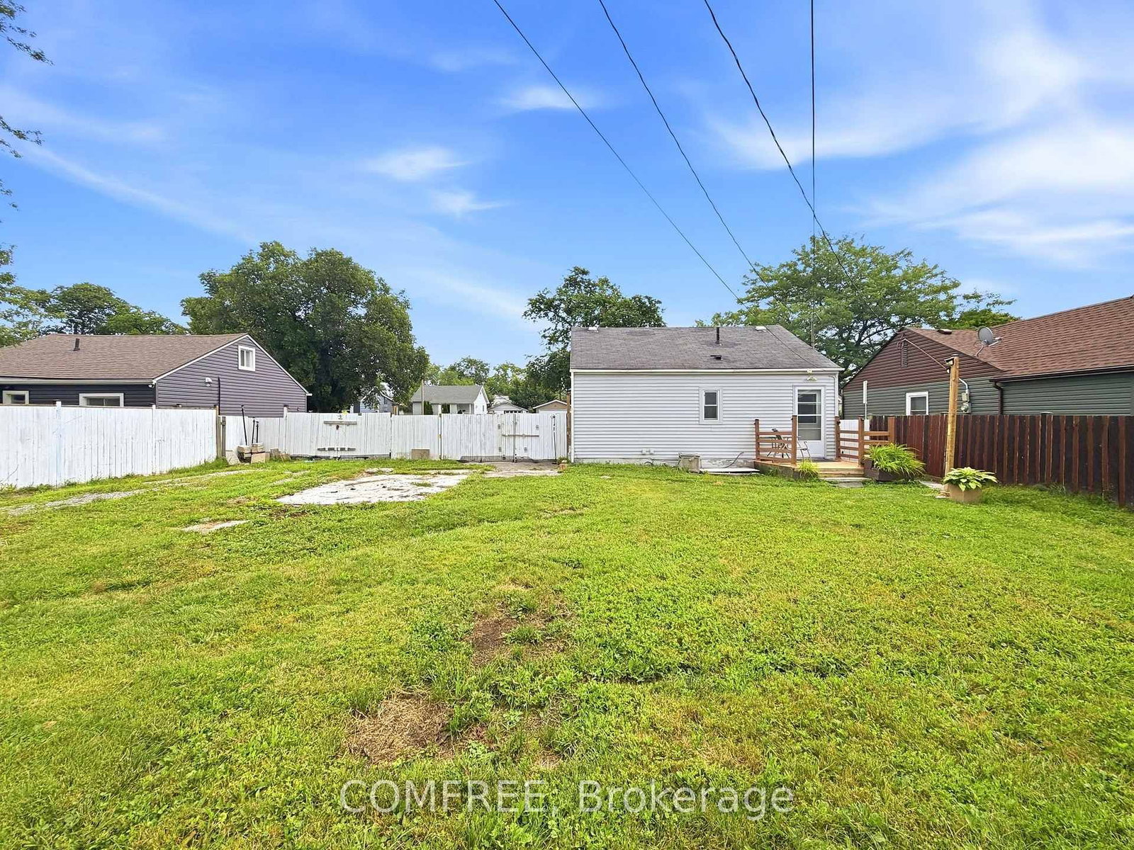 142 Mcarthur Avenue • Welland, ON photo 4