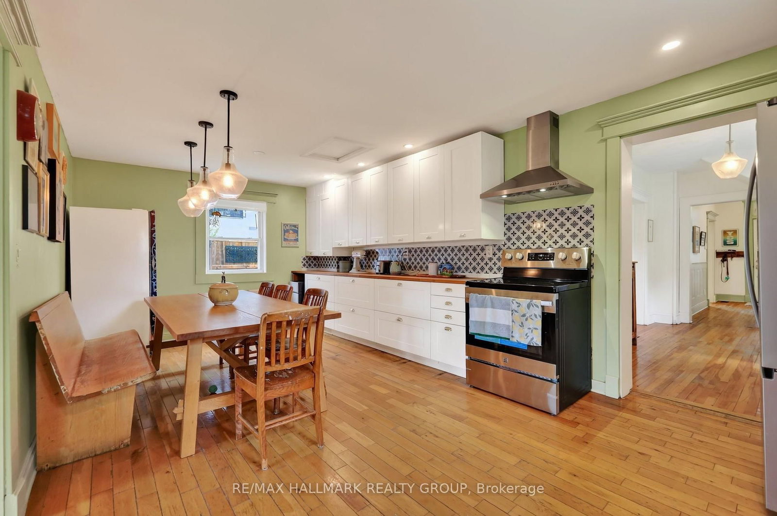 664 Center Street • Ottawa, ON photo 13