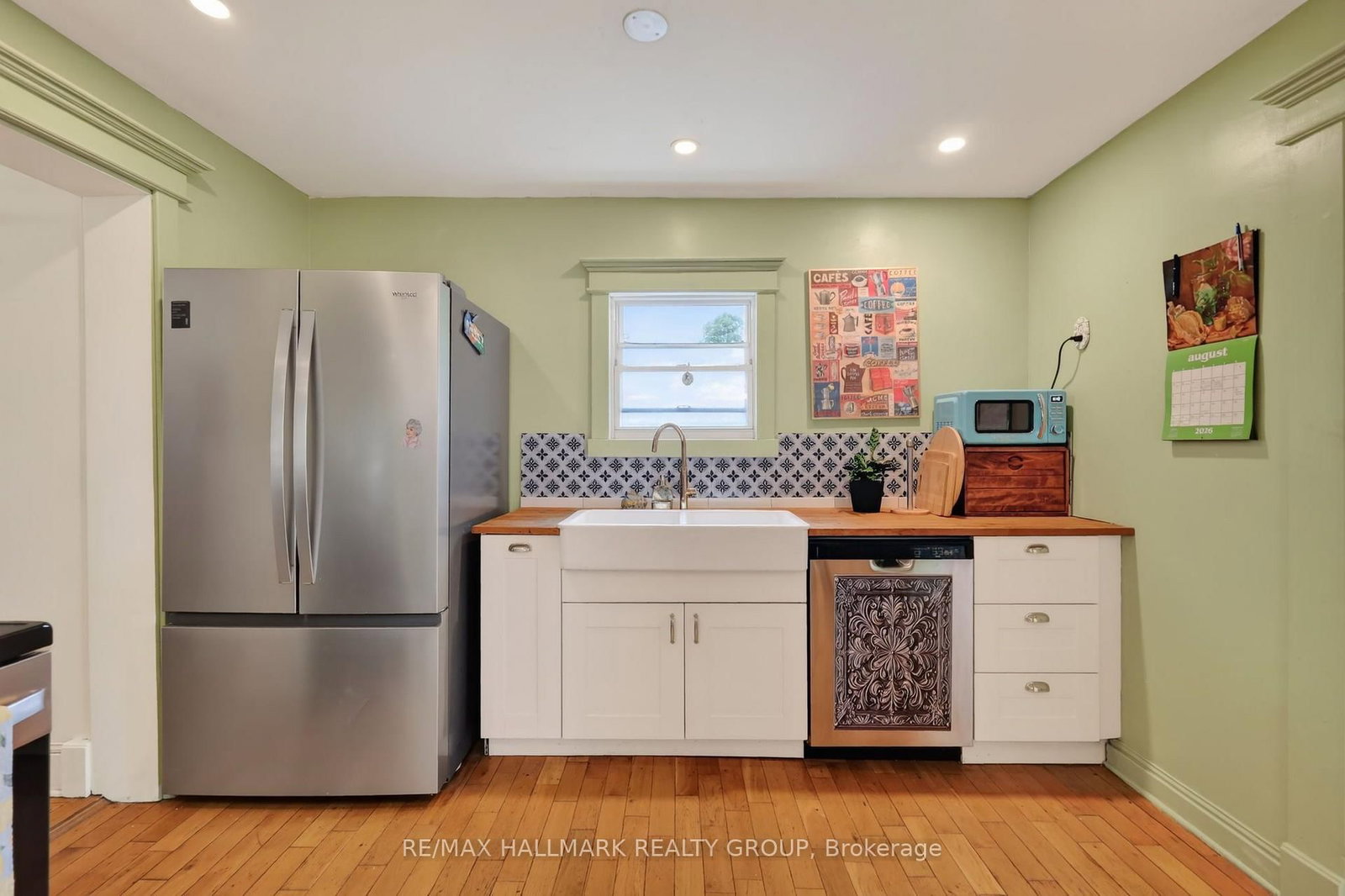 664 Center Street • Ottawa, ON photo 17