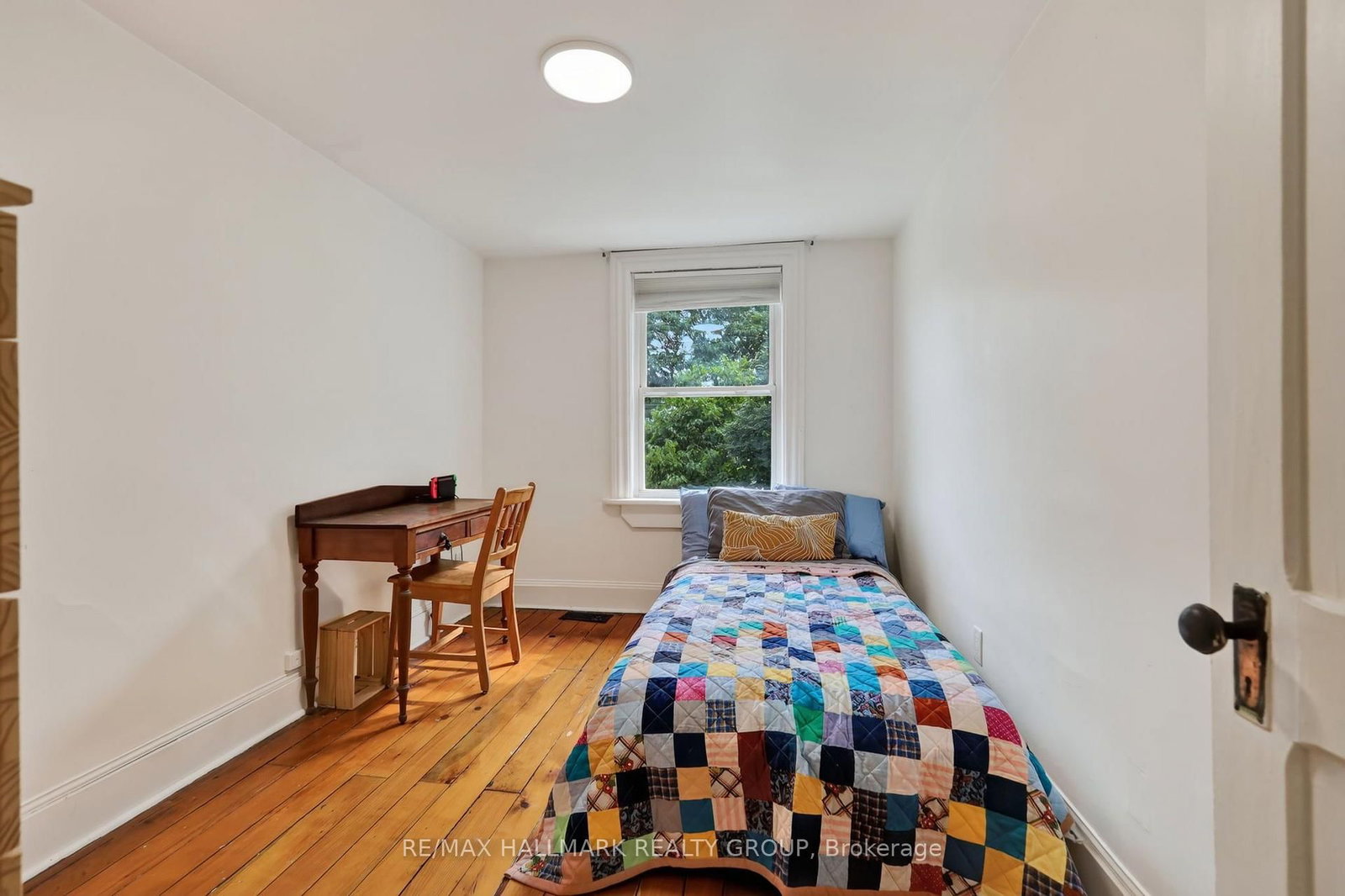 664 Center Street • Ottawa, ON photo 27