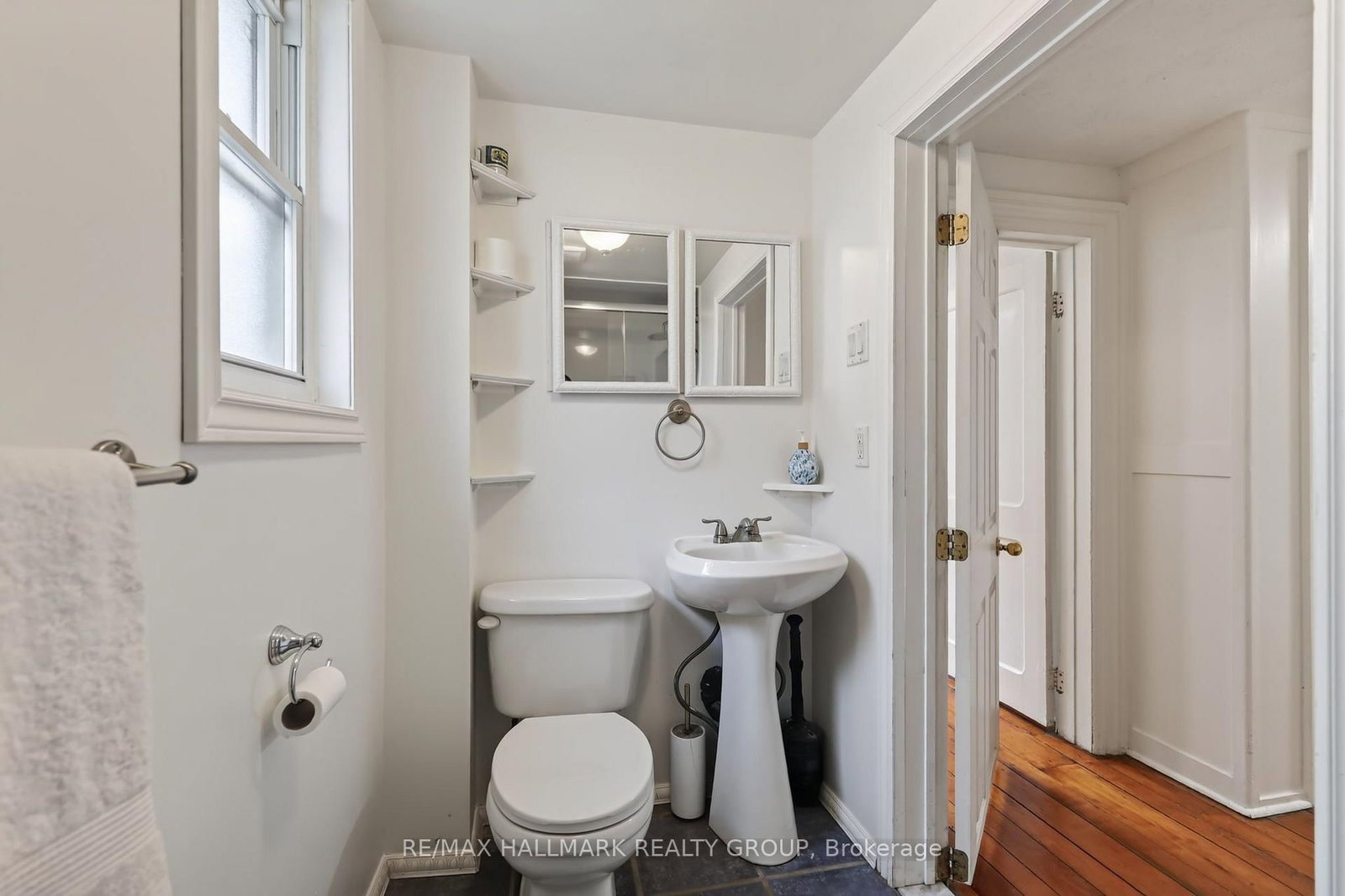 664 Center Street • Ottawa, ON photo 29