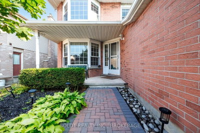 64 Carmine Crescent • St. Catharines, ON photo 3