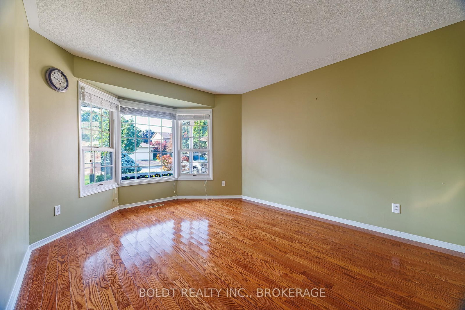 64 Carmine Crescent • St. Catharines, ON photo 4