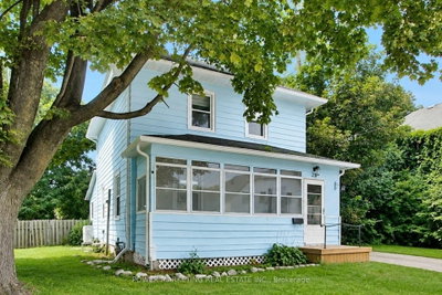 28 MONTAGUE Street • Smiths Falls, ON photo 4