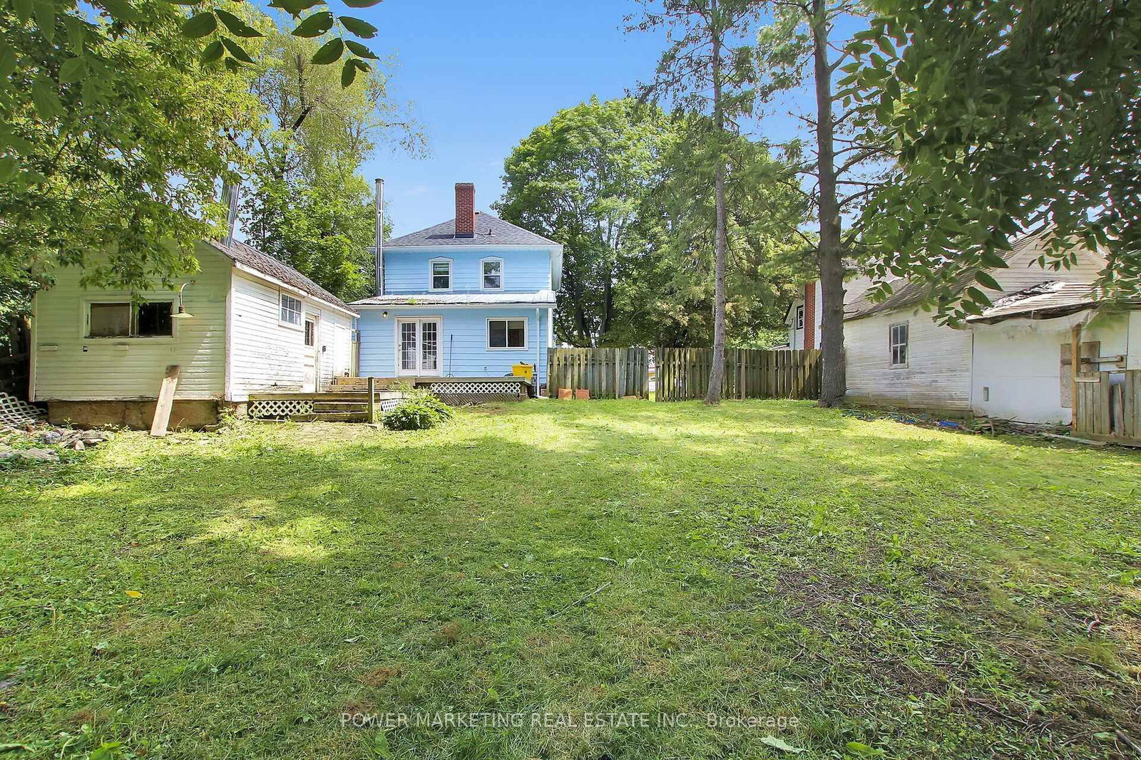 28 MONTAGUE Street • Smiths Falls, ON photo 43