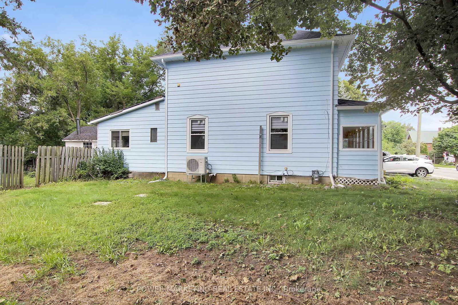 28 MONTAGUE Street • Smiths Falls, ON photo 46