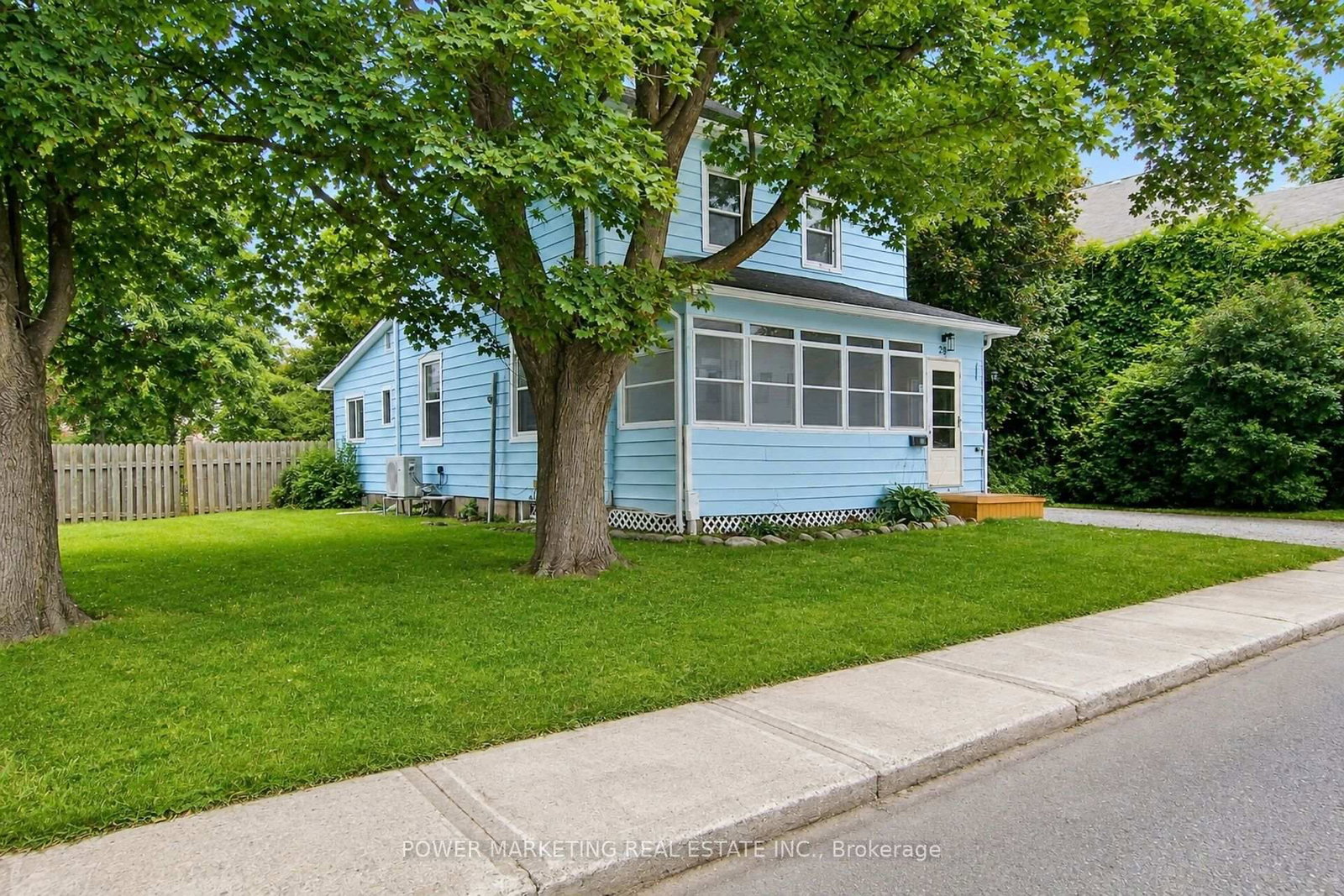 28 MONTAGUE Street • Smiths Falls, ON photo 48