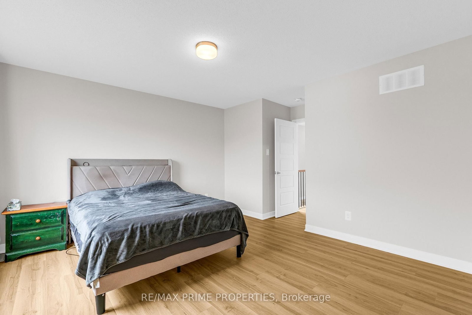 745 Haflinger Row • Richmond, ON photo 23