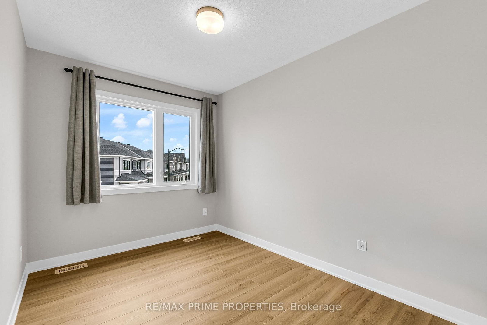 745 Haflinger Row • Richmond, ON photo 27