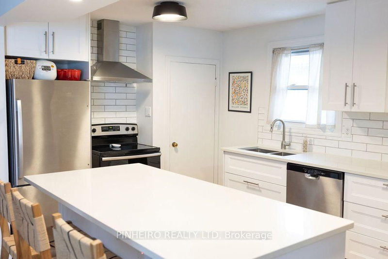 83 Emery Street W