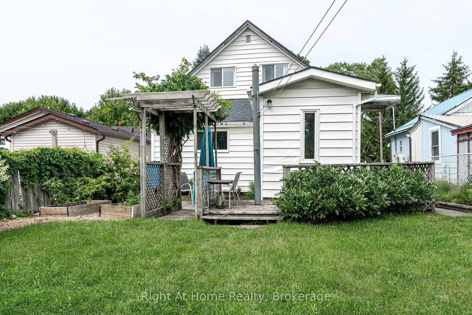 217 West Gore Street • Stratford, ON photo 37