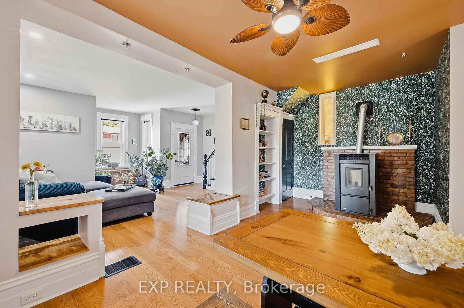 2027 Victoria Street • Howick, ON photo 15