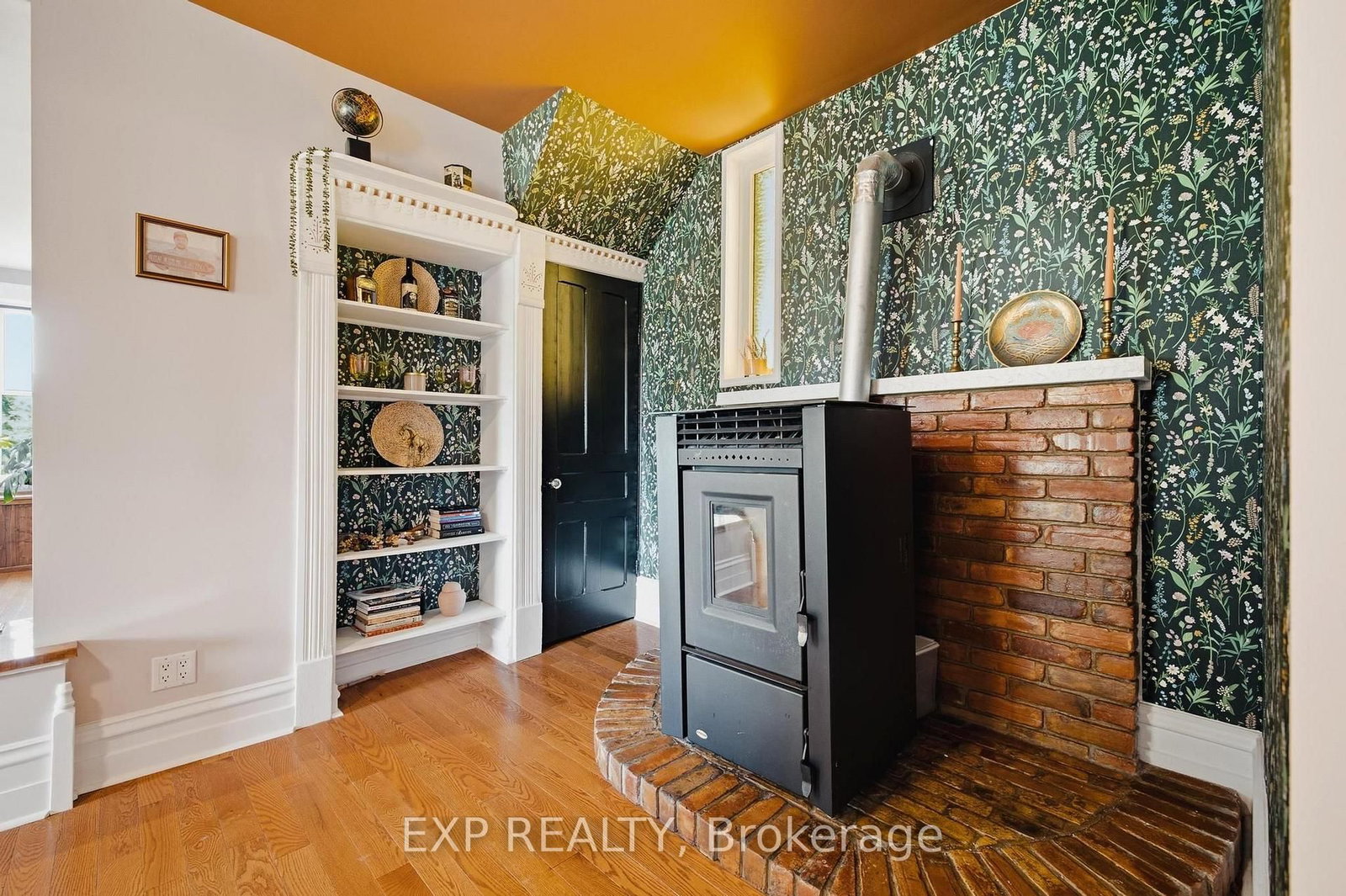 2027 Victoria Street • Howick, ON photo 16