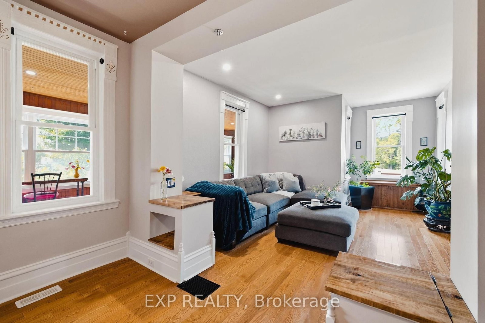 2027 Victoria Street • Howick, ON photo 18