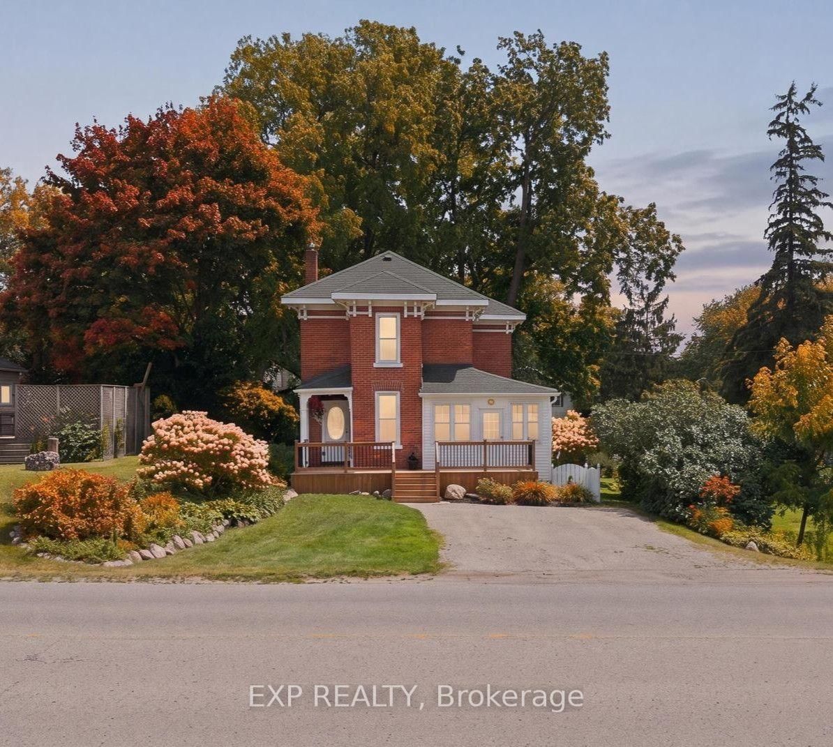 2027 Victoria Street • Howick, ON photo 2