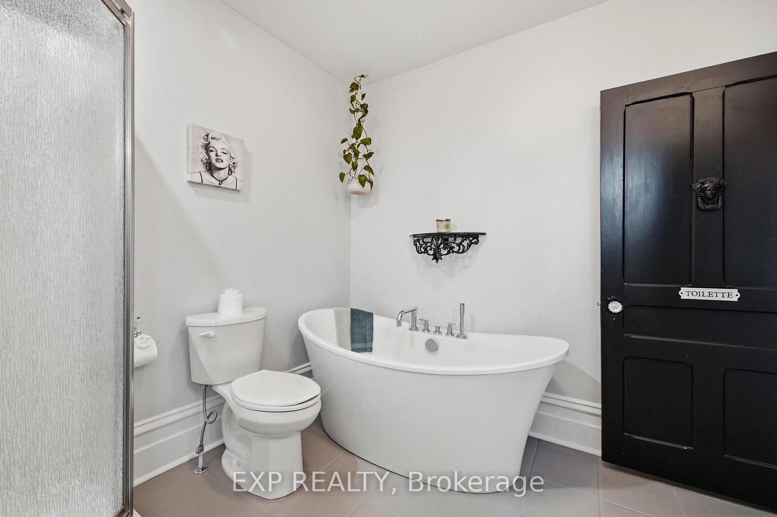 2027 Victoria Street • Howick, ON photo 23