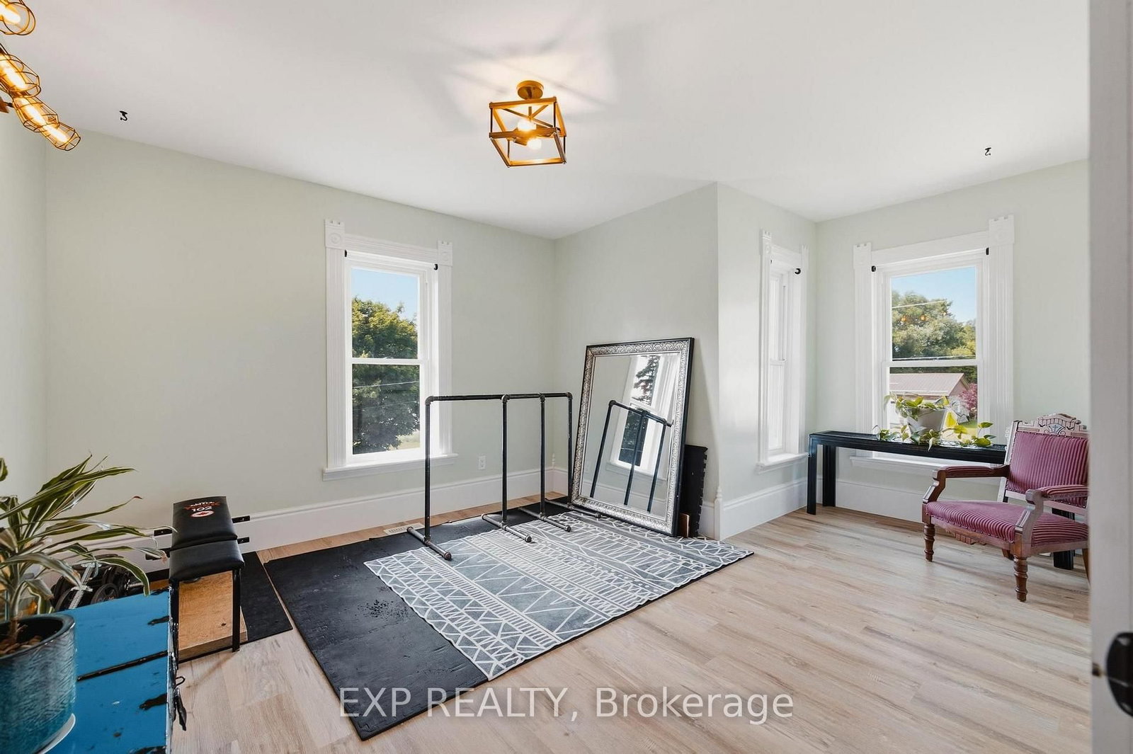 2027 Victoria Street • Howick, ON photo 32