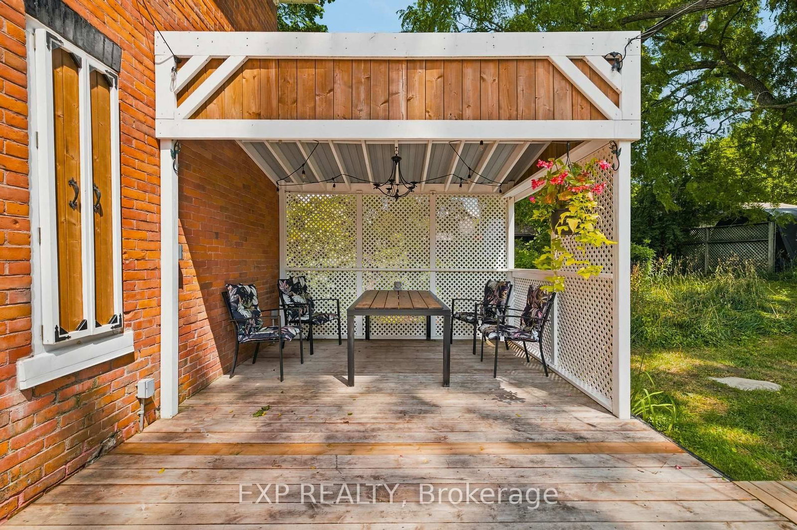 2027 Victoria Street • Howick, ON photo 37