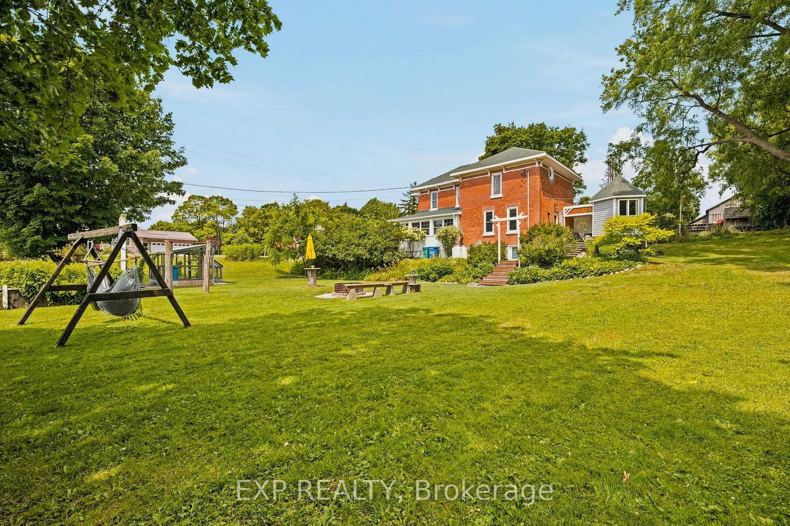 2027 Victoria Street • Howick, ON photo 42