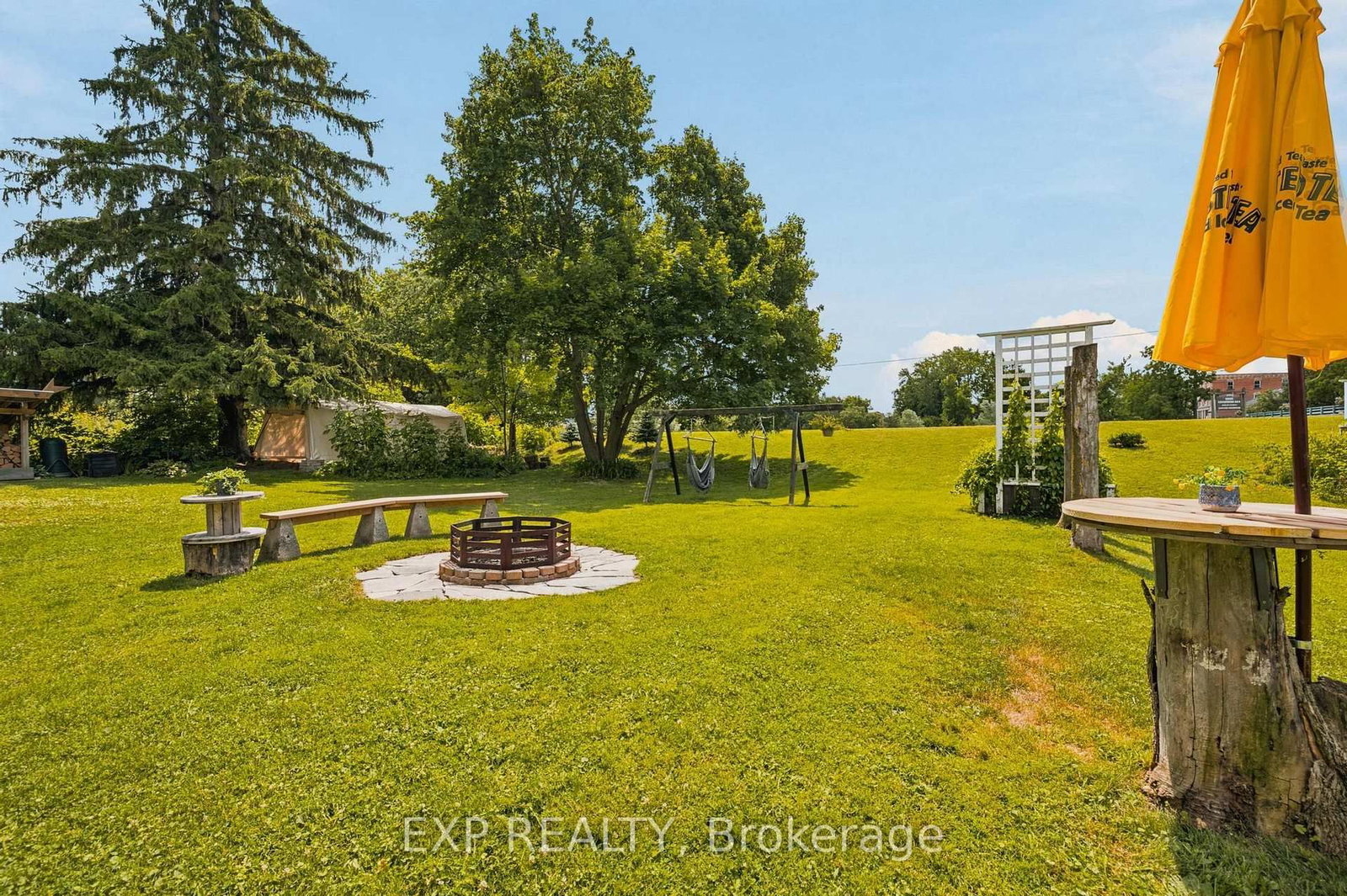 2027 Victoria Street • Howick, ON photo 44