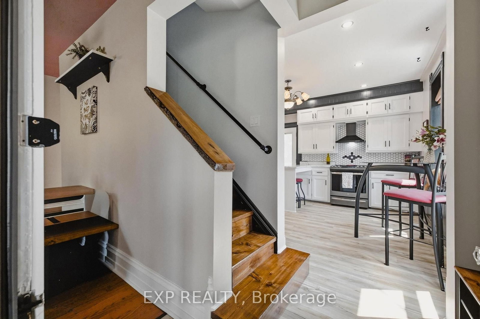 2027 Victoria Street • Howick, ON photo 8