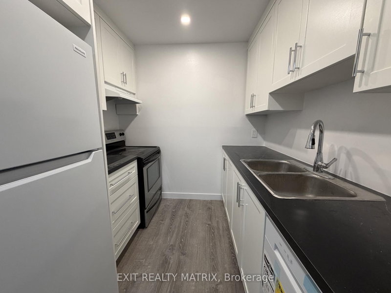 2610 Draper Ave photo 4